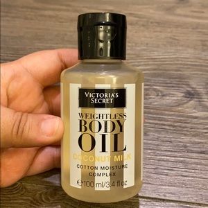Victoria Secrets - Body Oil - Coconut Milk